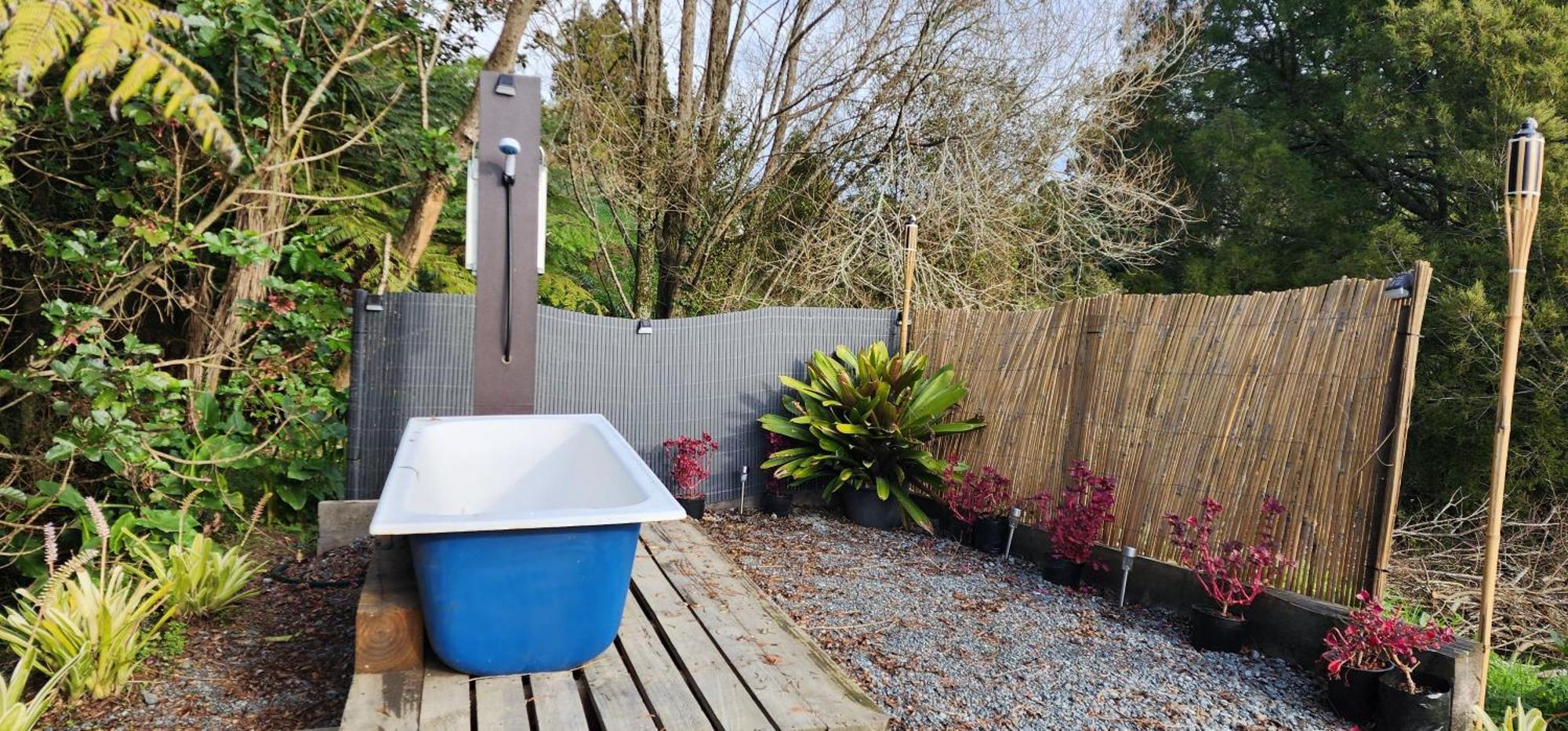 Cozy Cabin2 With Outdoor Bath At Dairy Flat Farm Waitoki Exterior foto